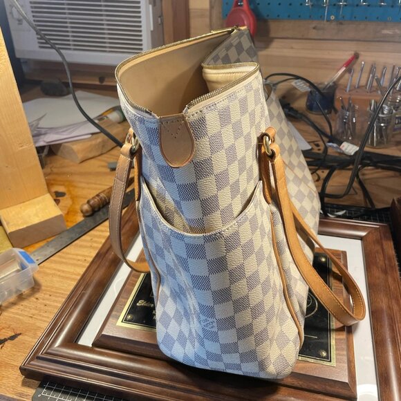 Handbag. - Picture 2 of 4